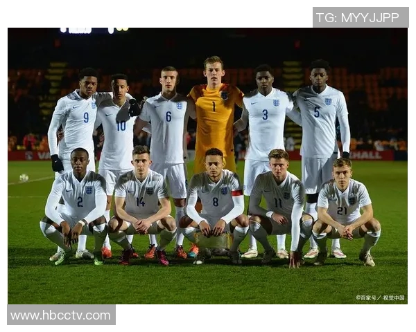 足球场上的璀璨明星如同夜空中的星辰闪耀着激情与荣耀的光芒 足球场上的璀璨明星如同夜空中的星辰闪耀着激情与荣耀的光芒