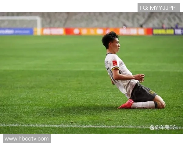 小个子足球明星的逆袭之路如何打破身高限制成就辉煌职业生涯 小个子足球明星的逆袭之路如何打破身高限制成就辉煌职业生涯